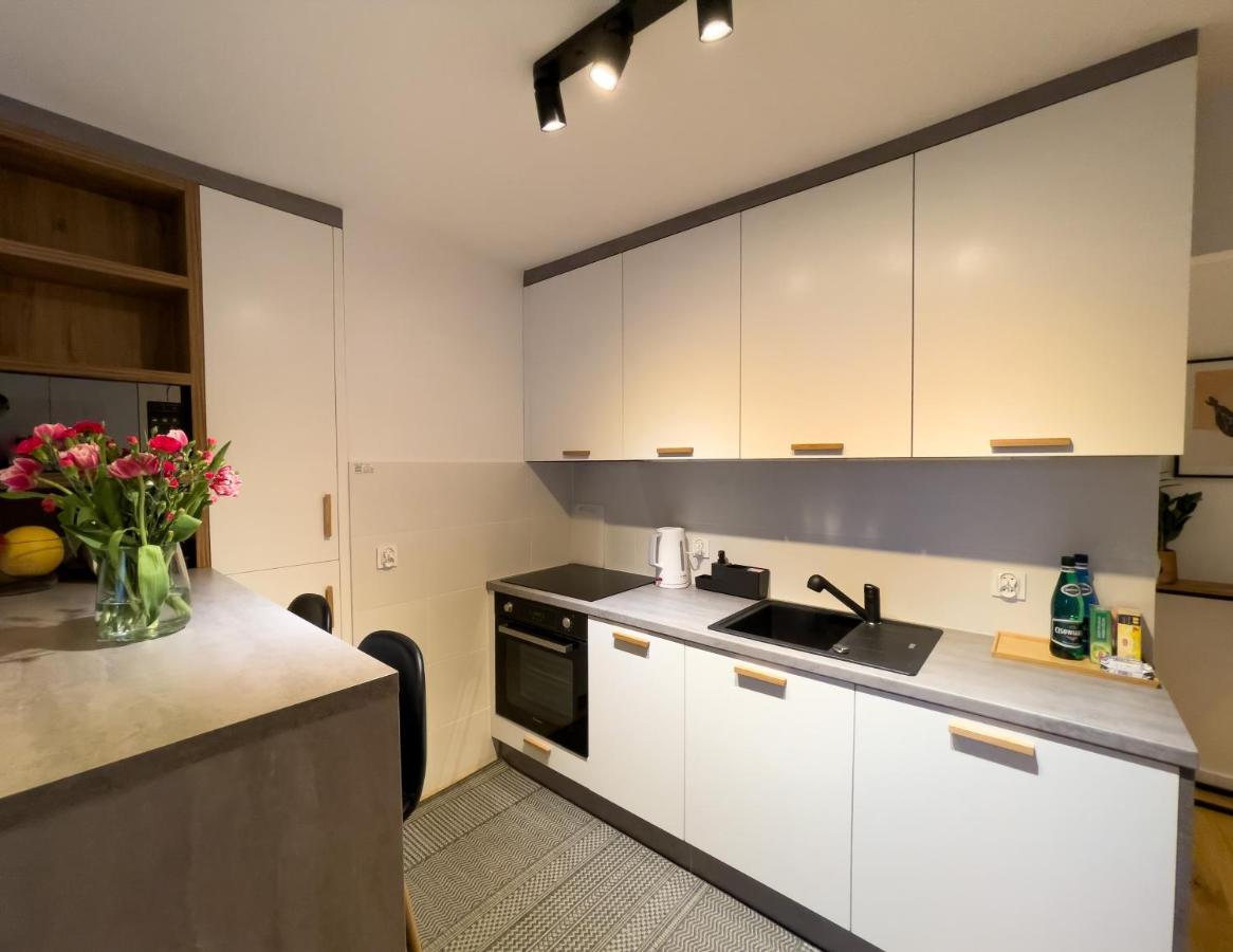 Urban Dluga 40 No 11, Free Public Parking, Self Check-in Apartment Chorzow